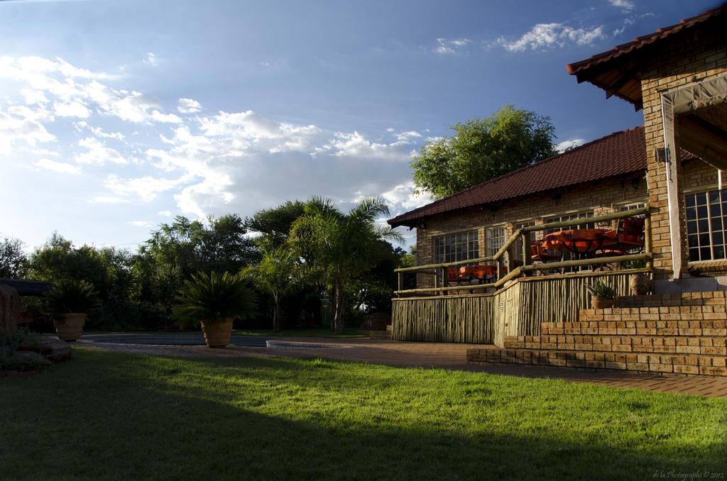 Boubou Bed And Breakfast Рустенбург Екстериор снимка