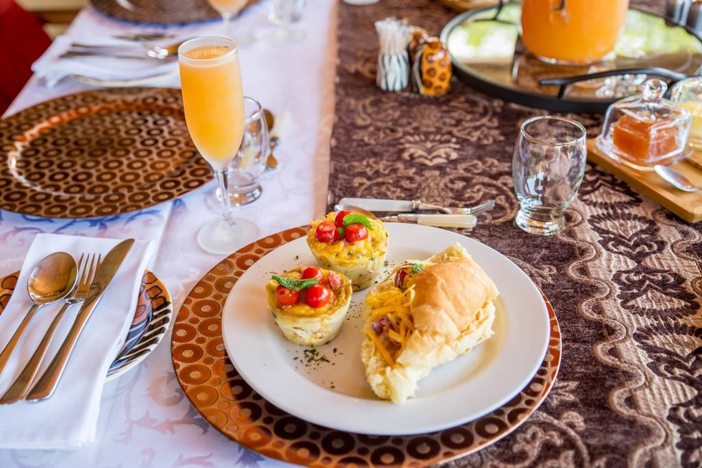 Boubou Bed And Breakfast Рустенбург Екстериор снимка