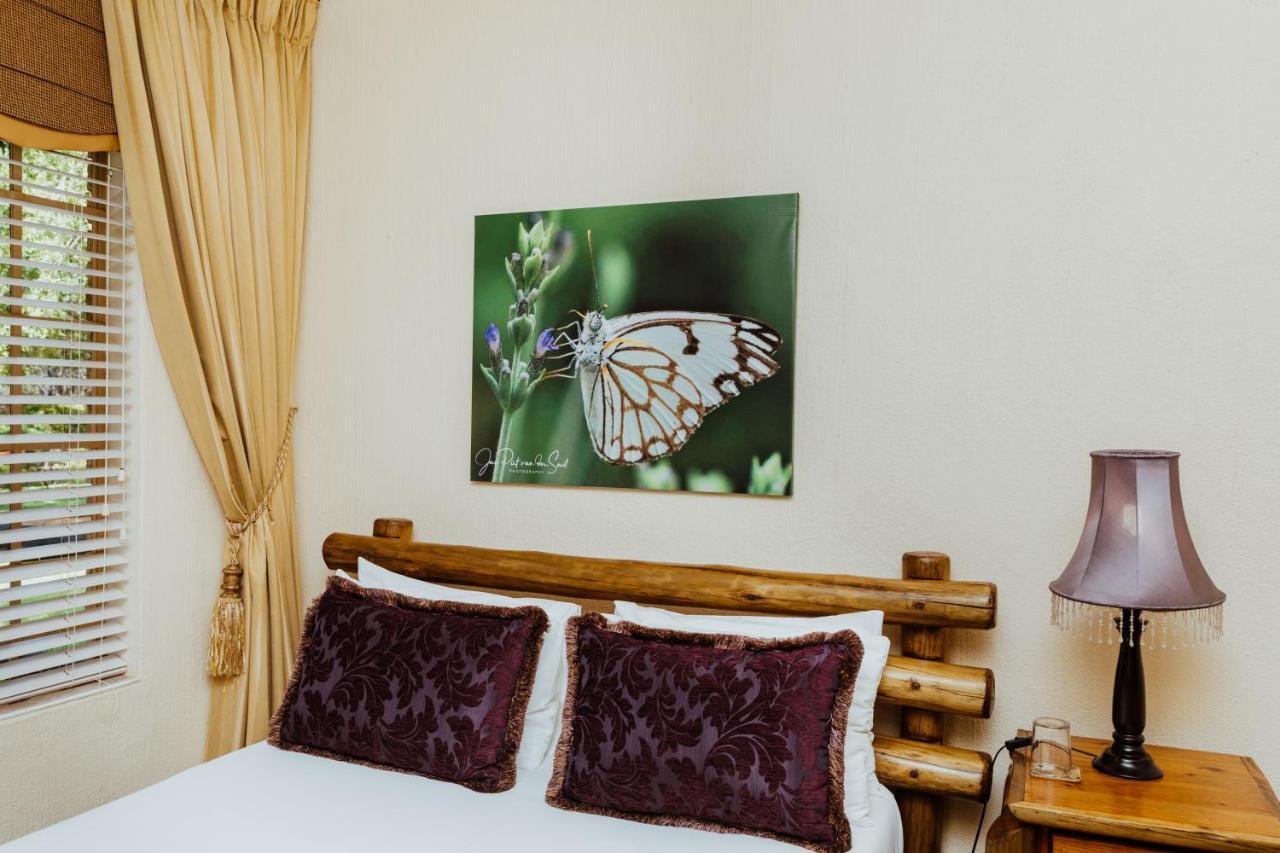 Boubou Bed And Breakfast Рустенбург Екстериор снимка