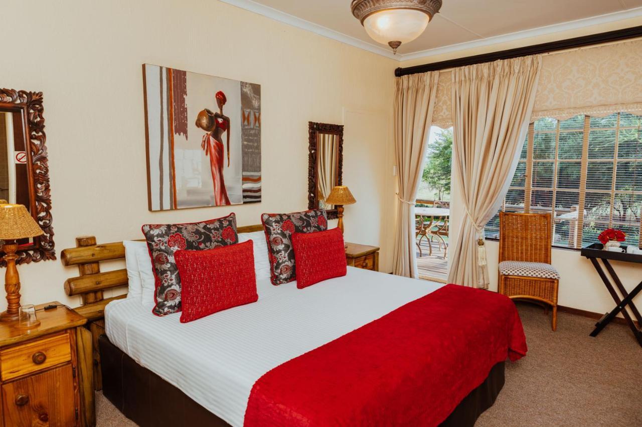 Boubou Bed And Breakfast Рустенбург Екстериор снимка